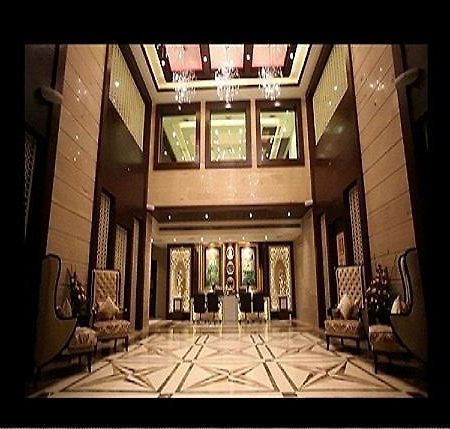 Отель Vijay Intercontinental Канпур Экстерьер фото